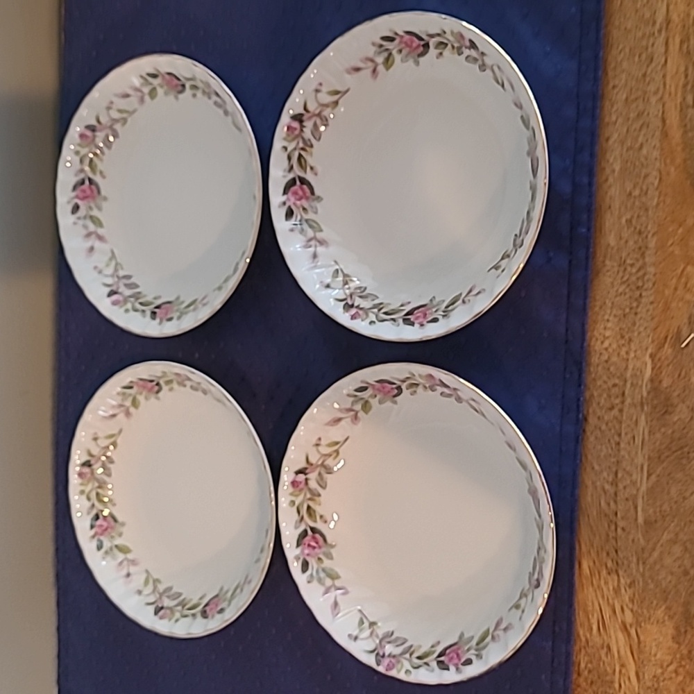 Creative "Regency "Rose" Sauce/Dessert Dishes, Set of 4